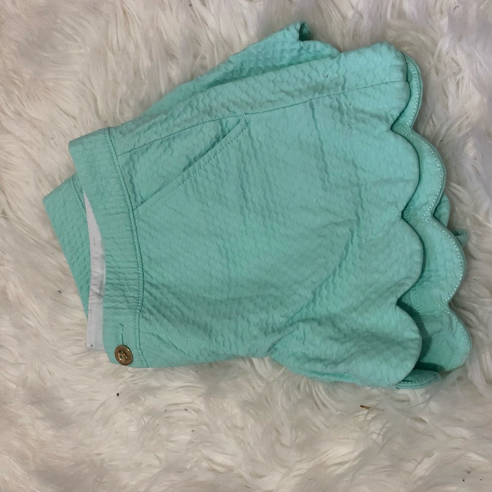 SOLD Llly Pulitzer 5’ Buttercup Shorts